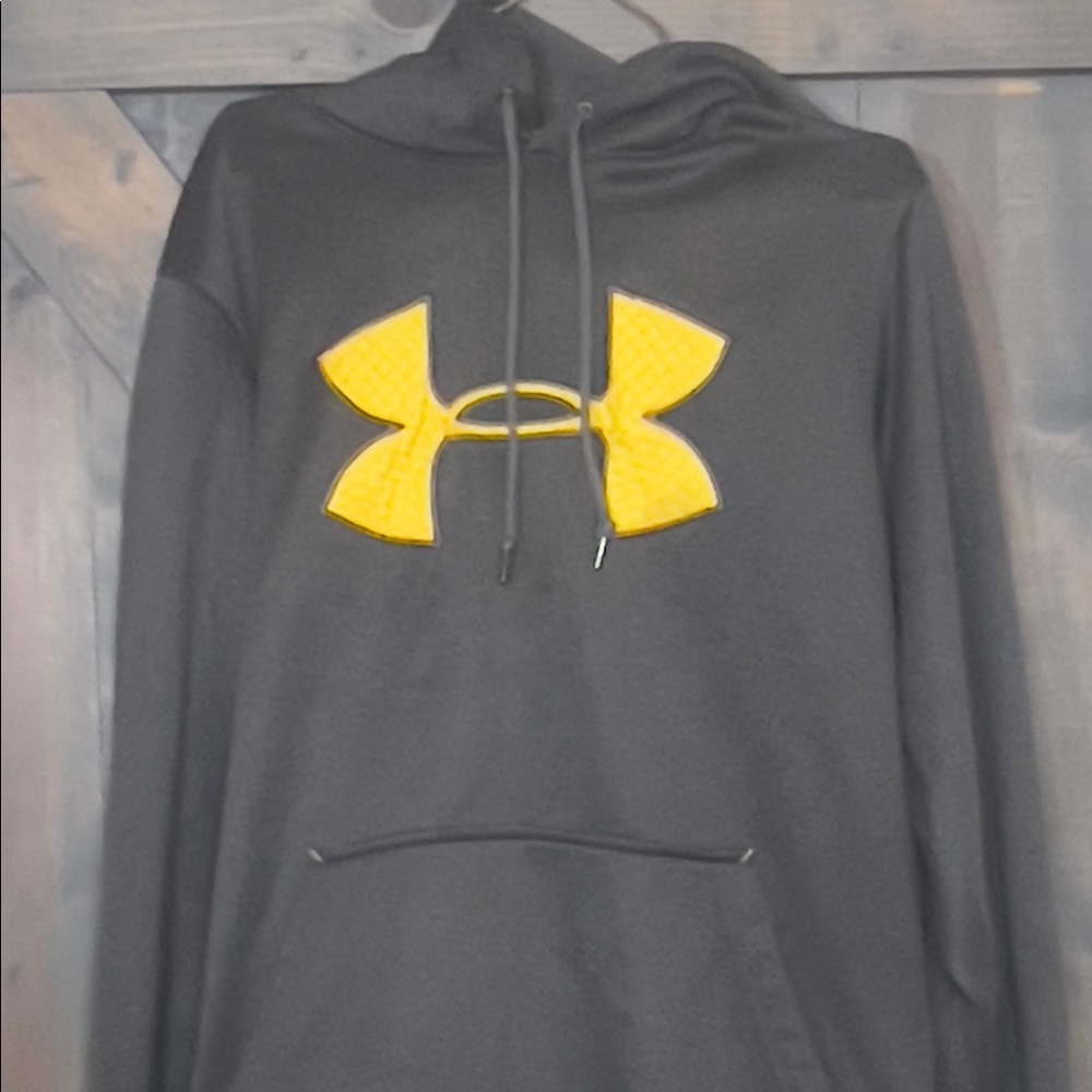 Under Armour Men’s Hoodie sz Small